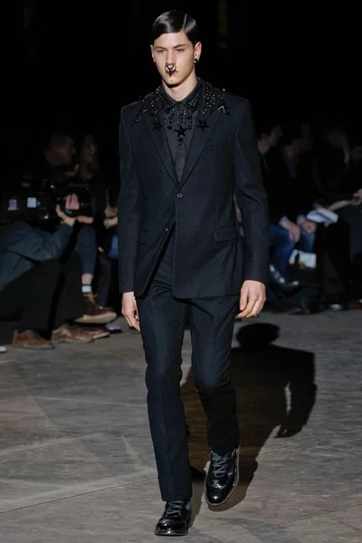 Look 47